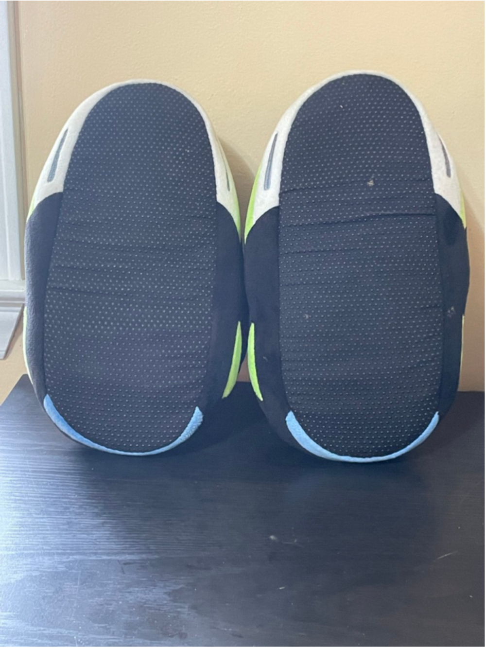 Unisex sneaker Slippers Black Green one size fits most - Picture 6 of 7